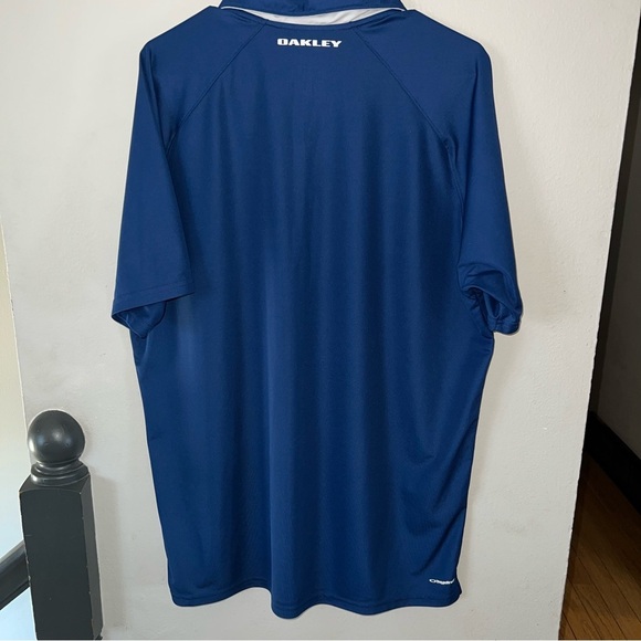 Oakley Men’s Blue & White Ohydrolix Golf Polo - XL - Picture 2 of 7